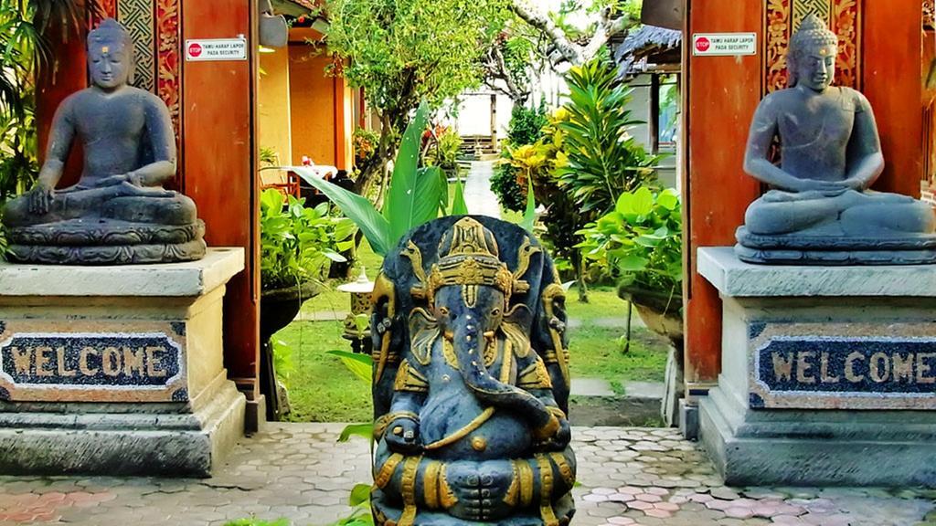 Bungalow Geringsing Candidasa Esterno foto